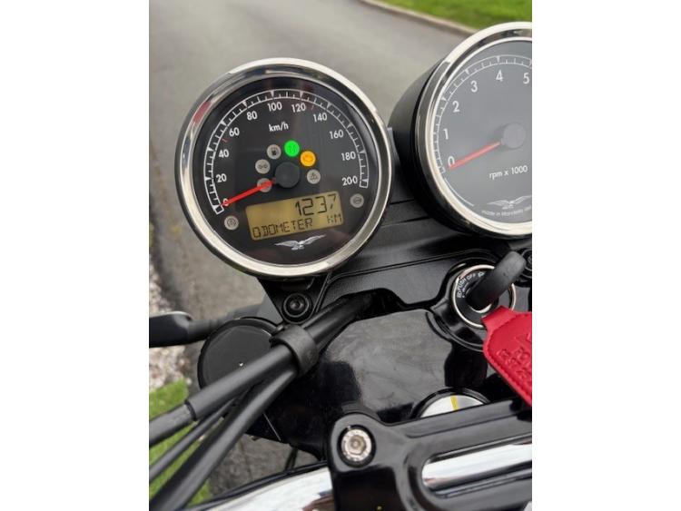 MOTO GUZZI V7 SPECIAL