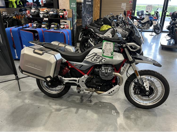 MOTO GUZZI V85TT – Offre Exceptionnelle !