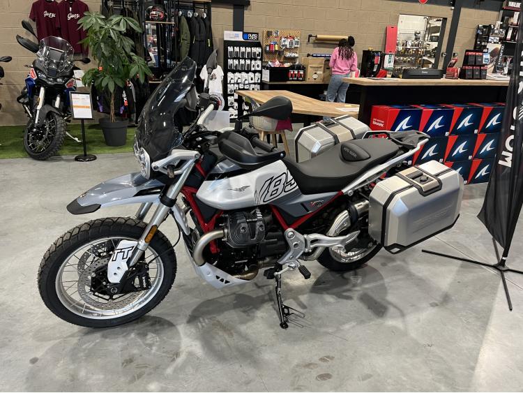 MOTO GUZZI V85TT – Offre Exceptionnelle !