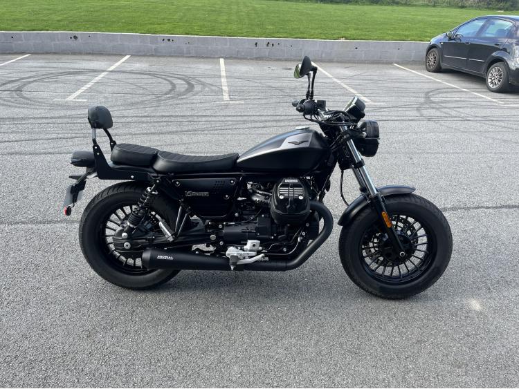 MOTO GUZZI V9 BOBBER