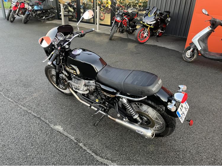 MOTO GUZZI V7