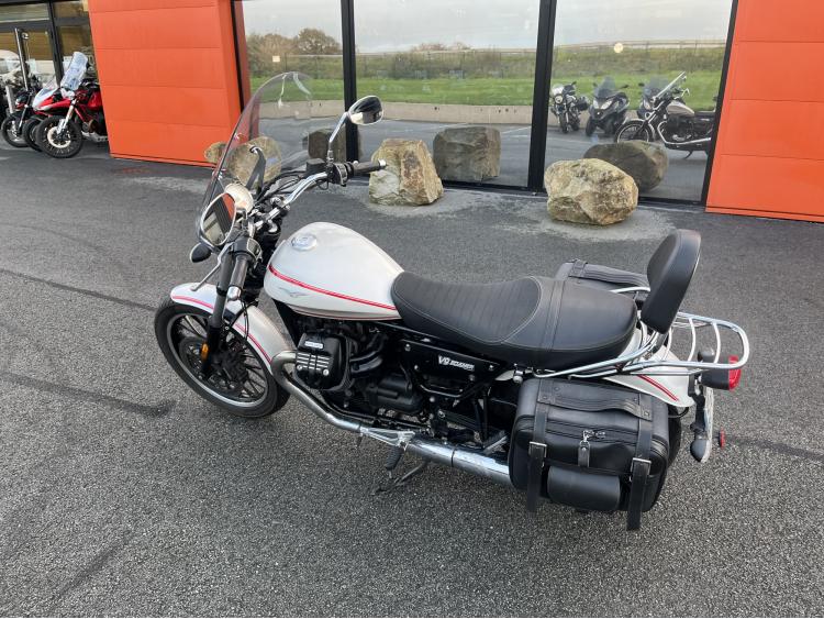 MOTO GUZZI V9 ROAMER