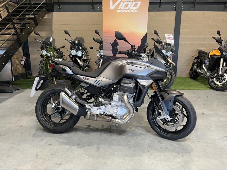 MOTO GUZZI V100  MANDELLO carte grise offerte 