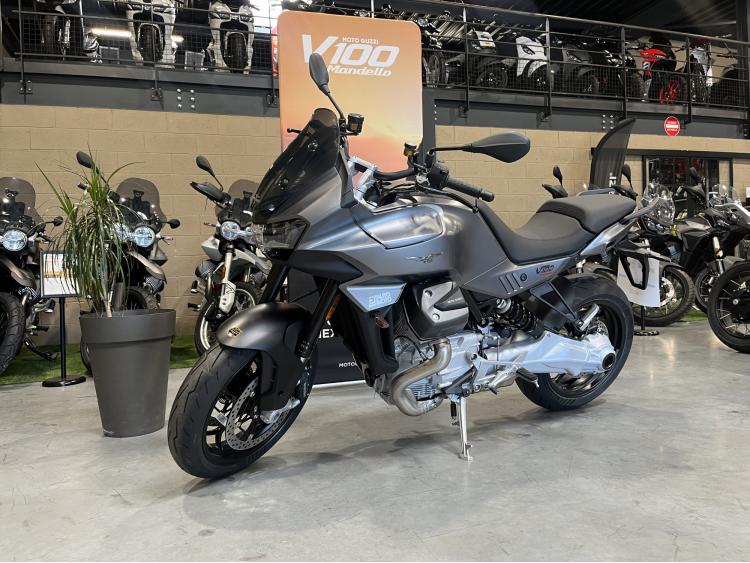 MOTO GUZZI V100  MANDELLO carte grise offerte 