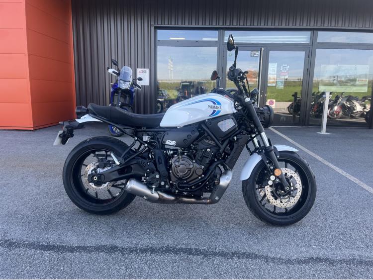 YAMAHA XSR 700