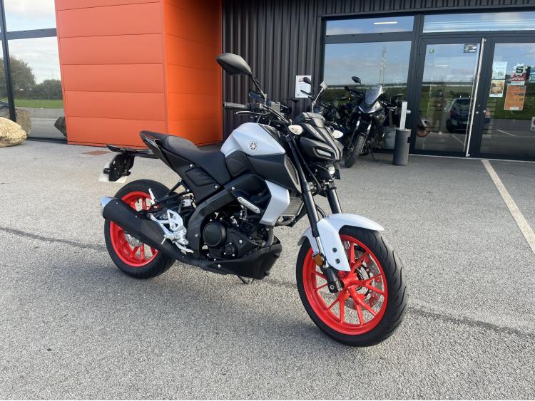 YAMAHA MT-125