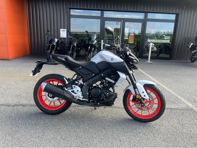 YAMAHA MT-125