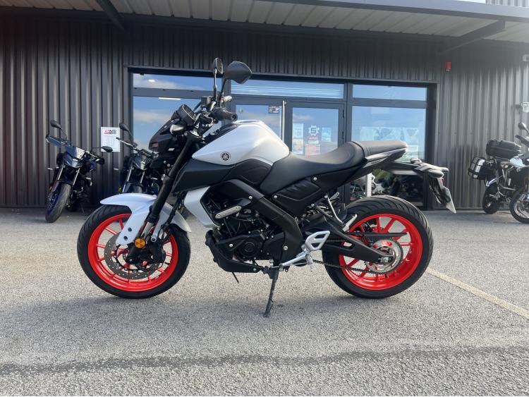 YAMAHA MT-125