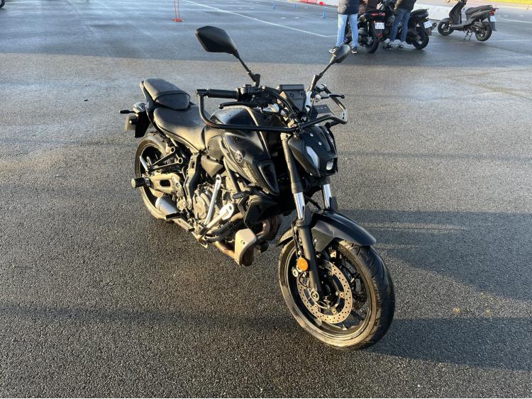 YAMAHA MT-07 (47.5CV)