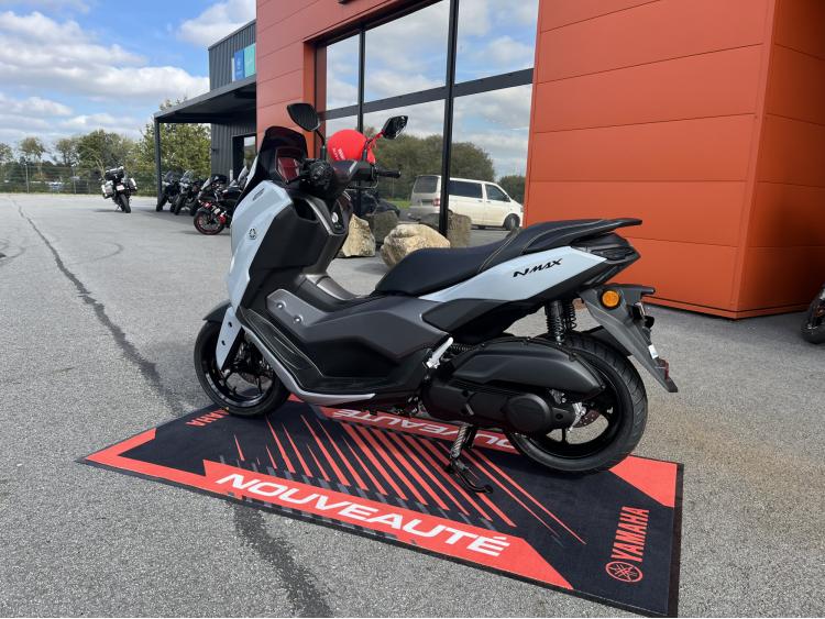 YAMAHA NMAX 125