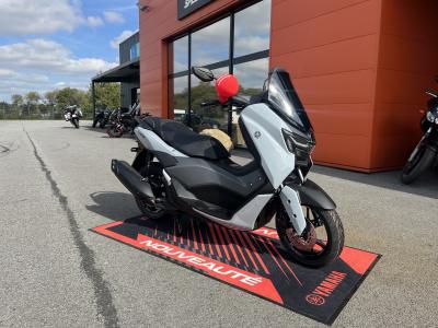 YAMAHA NMAX 125