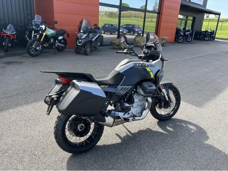 MOTO GUZZI STELVIO