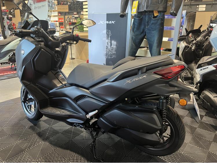 YAMAHA XMAX 300