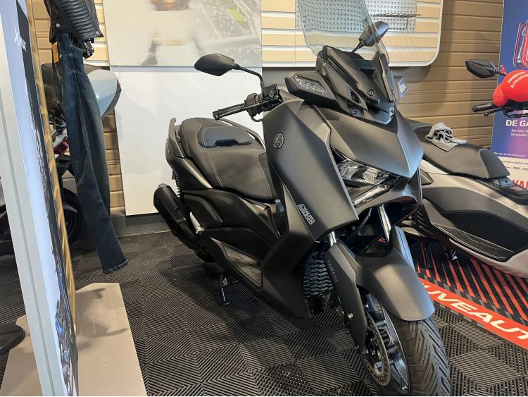 YAMAHA XMAX 300