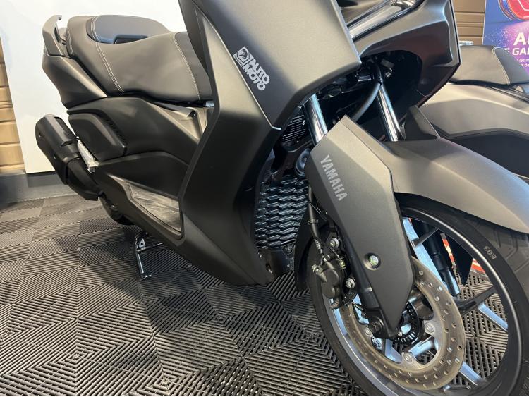 YAMAHA XMAX 300