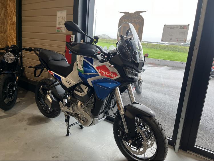 MOTO GUZZI STELVIO 1100